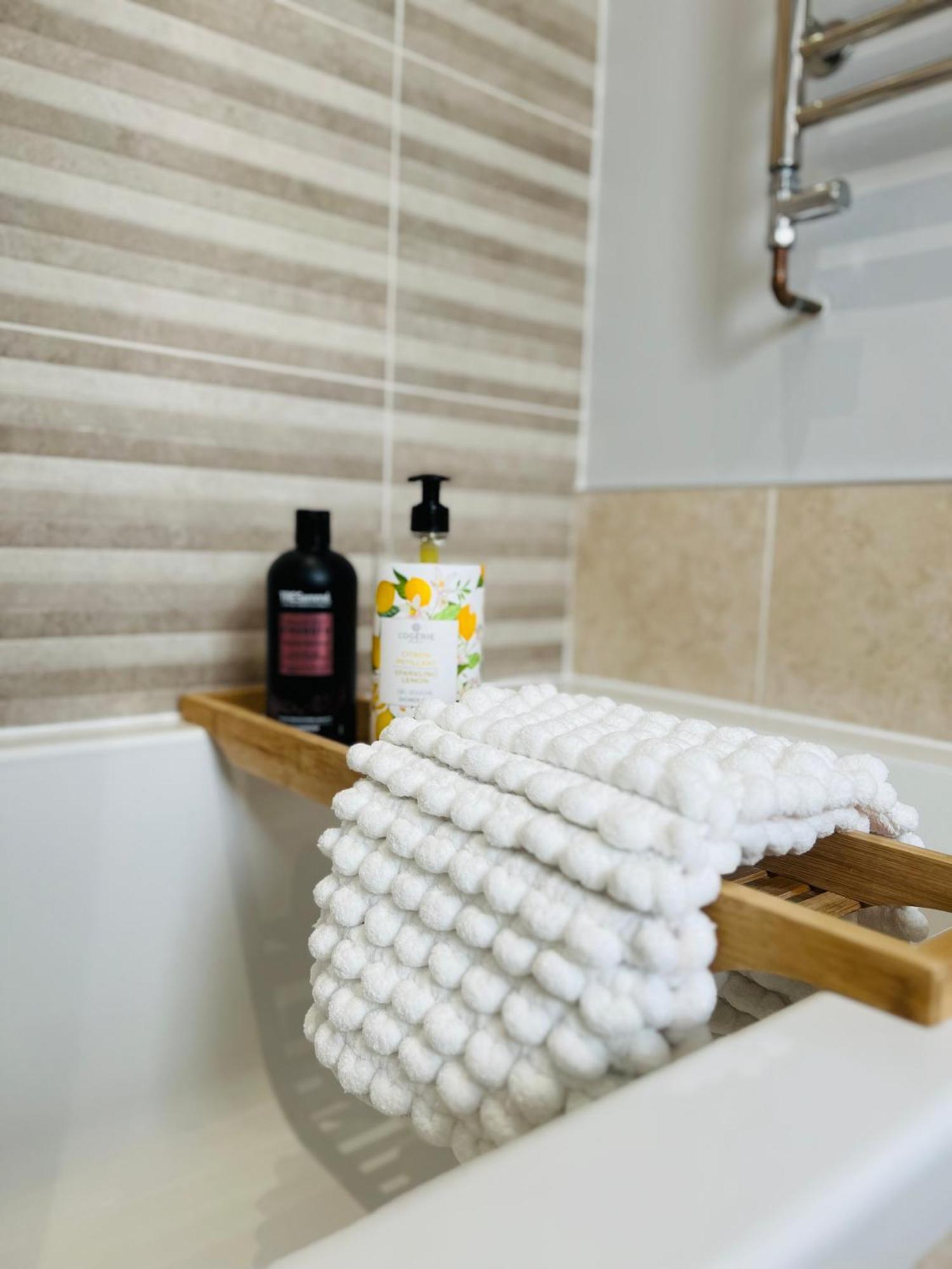 Private Double Room With Ensuite, No Breakfast, Truro City Centre Екстер'єр фото
